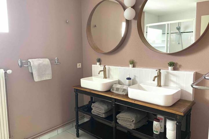 Gîte pour 4 personnes, avec Jacuzzi ainsi que Terrasse et Jardin à Saint-Georges-sur-Cher