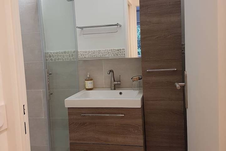 Entire apartment, T2 apartment, 3-minute walk from the historic center Parc Jourdan district in Aix-en-Provence, Mediterranean Coast (France)