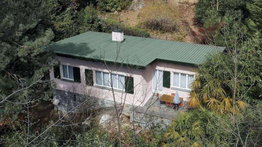 Ferienhaus für 5 Personen, mit Terrasse und Whirlpool sowie Ausblick