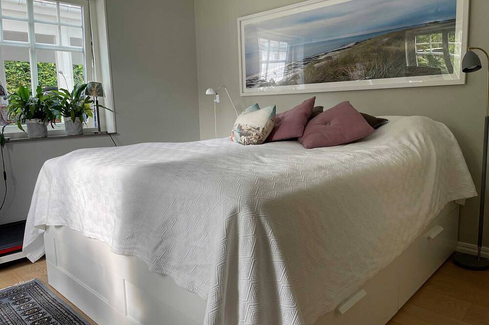 Newly build, spacious villa close to sea and swimming area in Göteborg, Västergötland