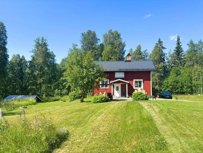 Ferienhaus zwischen Seen & Skigebiet in Dalarna – Hus Fee in Ludvika, Dalarna
