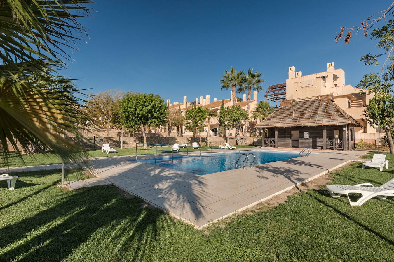 Entire apartment, Apartment 'El Oasis Monaco 10 1B' with Shared Pool, Wi-Fi and Air Conditioning in Golf Resorts Murcia, Fuente Alamo de Murcia