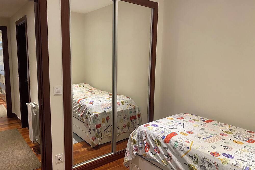 Entire apartment, Portugalete apartment in old town in Portugalete, Bizkaia