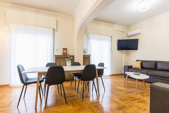 Location de vacances pour 20 personnes, avec balcon à Athènes