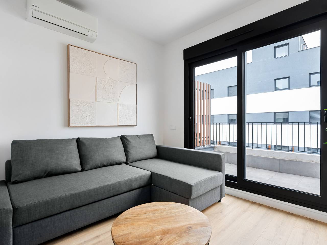 Hel lägenhet, Modern studio, Ac and pool - 2 guests in San Sebastián de los Reyes, Madrid Province