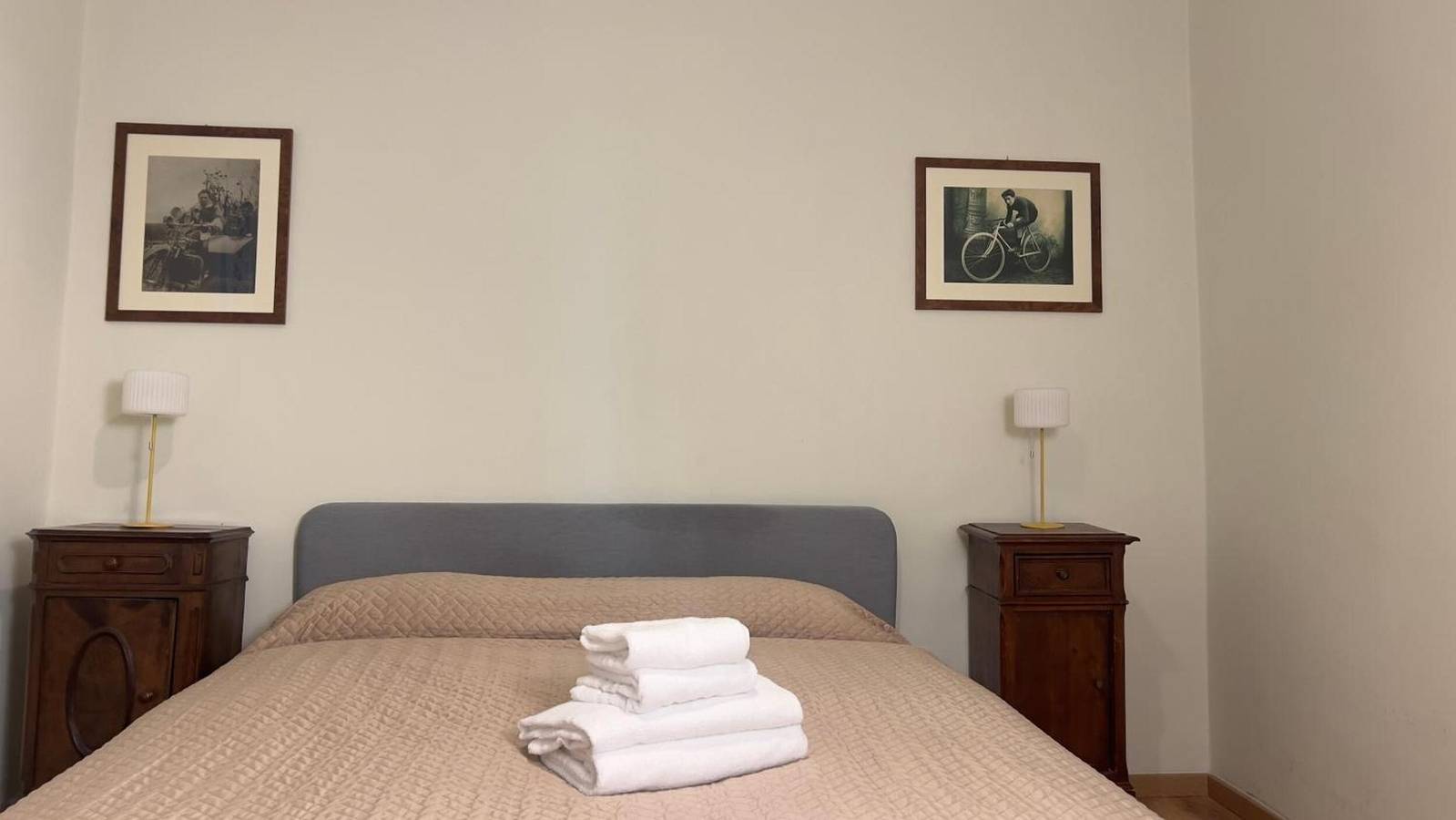 Appartement entier, Appartement 'Papavero Piazza Delfino' avec Balcon et Wi-Fi in Bergame, Province de Bergame