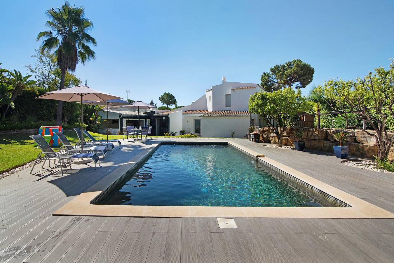 Villa "Pine Lodge" gated residence with heated private pool in Vilamoura, Quarteira
