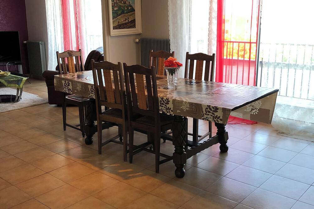 Appartement entier, Appartement charmant et spacieux Profitez d'un séjour inoubliable ! in Soyaux, Charente