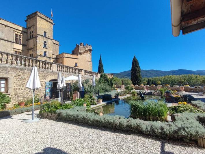Camping pour 6 personnes, avec vue et bassin pour enfant ainsi que piscine et jardin à La Roque-d'Anthéron - 3