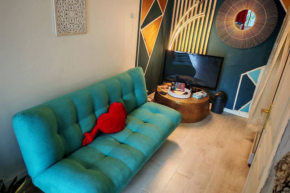 Srudio Cosy Indépendant  entre Paris et Disneyland. Budget in Gagny, Seine-Saint-Denis