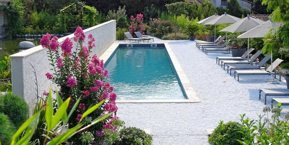 Gîte pour 4 personnes, avec vue sur le lac et vue ainsi que jardin et piscine à Les Angles (Gard) - 3