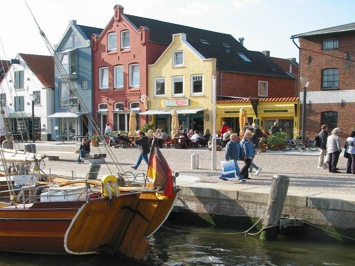 Ferienwohnung für 6 Personen, mit Balkon und Balkon/Terrasse sowie Seeblick in Husum Hafen