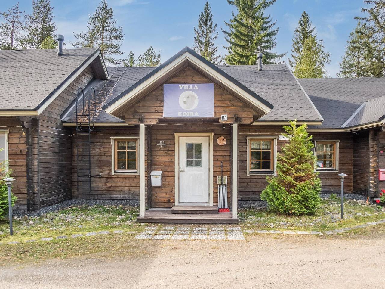 Villa koira in Nuasjärvi