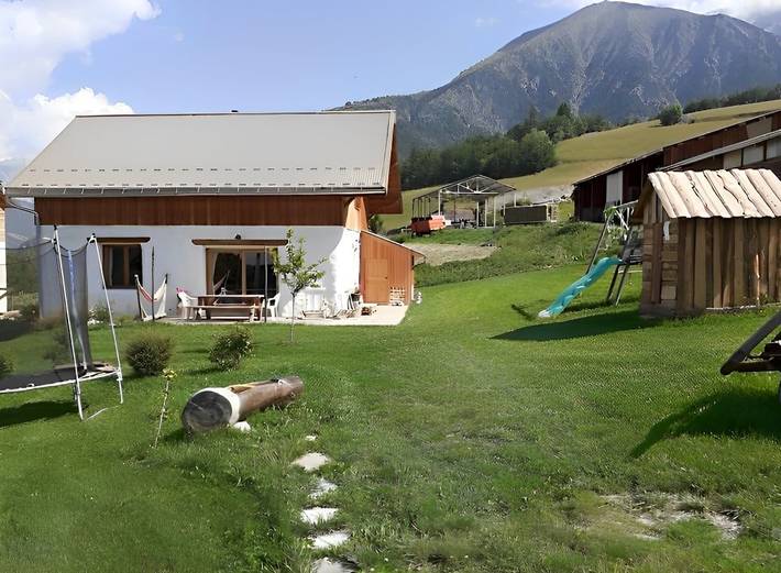 Gîte pour 7 personnes, avec jardin et terrasse