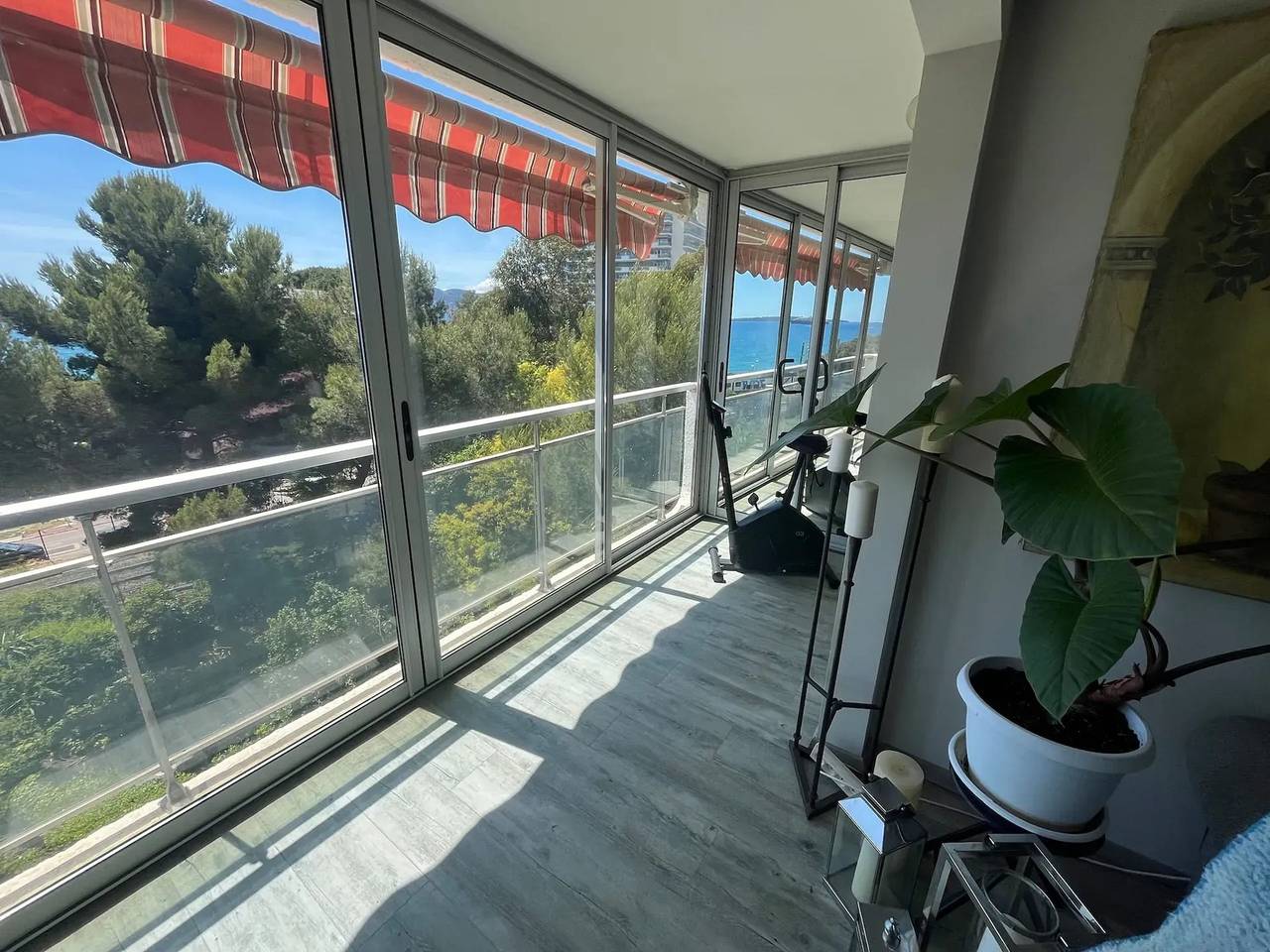 Ganze Wohnung, Helle Wohnung mit Jacuzzi in Cannes 60 m² in Cannes La Bocca, Cannes