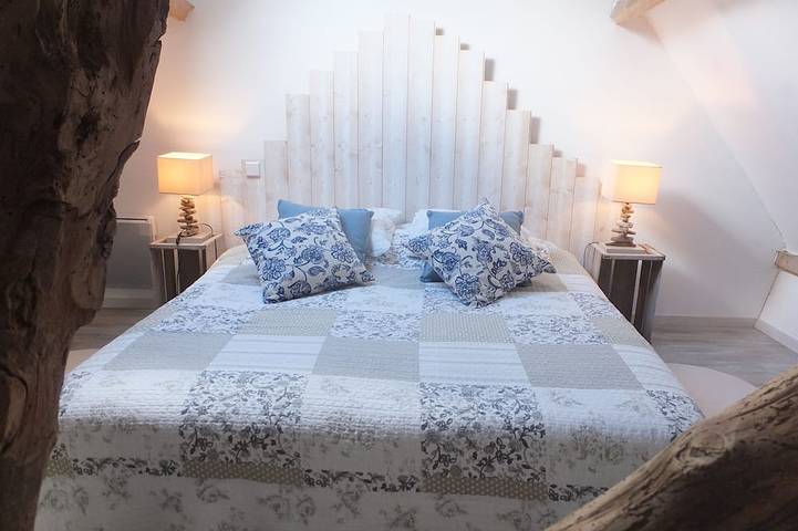 Gîte pour 6 personnes, avec terrasse et jardin