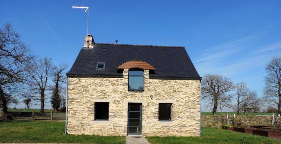 Gîte pour 9 personnes, avec jardin à Loyat