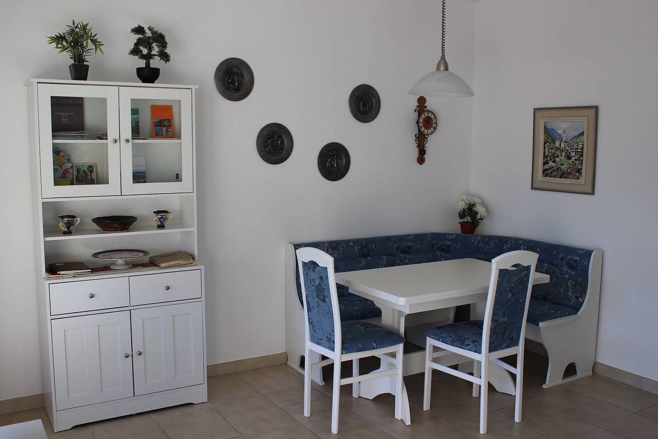 Ganze Wohnung, Heimelige Ferienwohnung im 1. Stock für 1-4 Personen. in Orselina, Tessiner Alpen