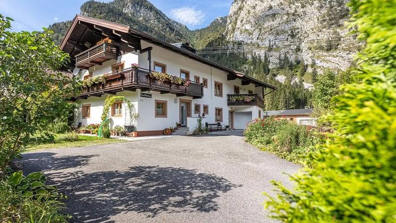 Doppelzimmer für 2 Personen in Lofer in Loferer und Leoganger Steinberge, Lofer