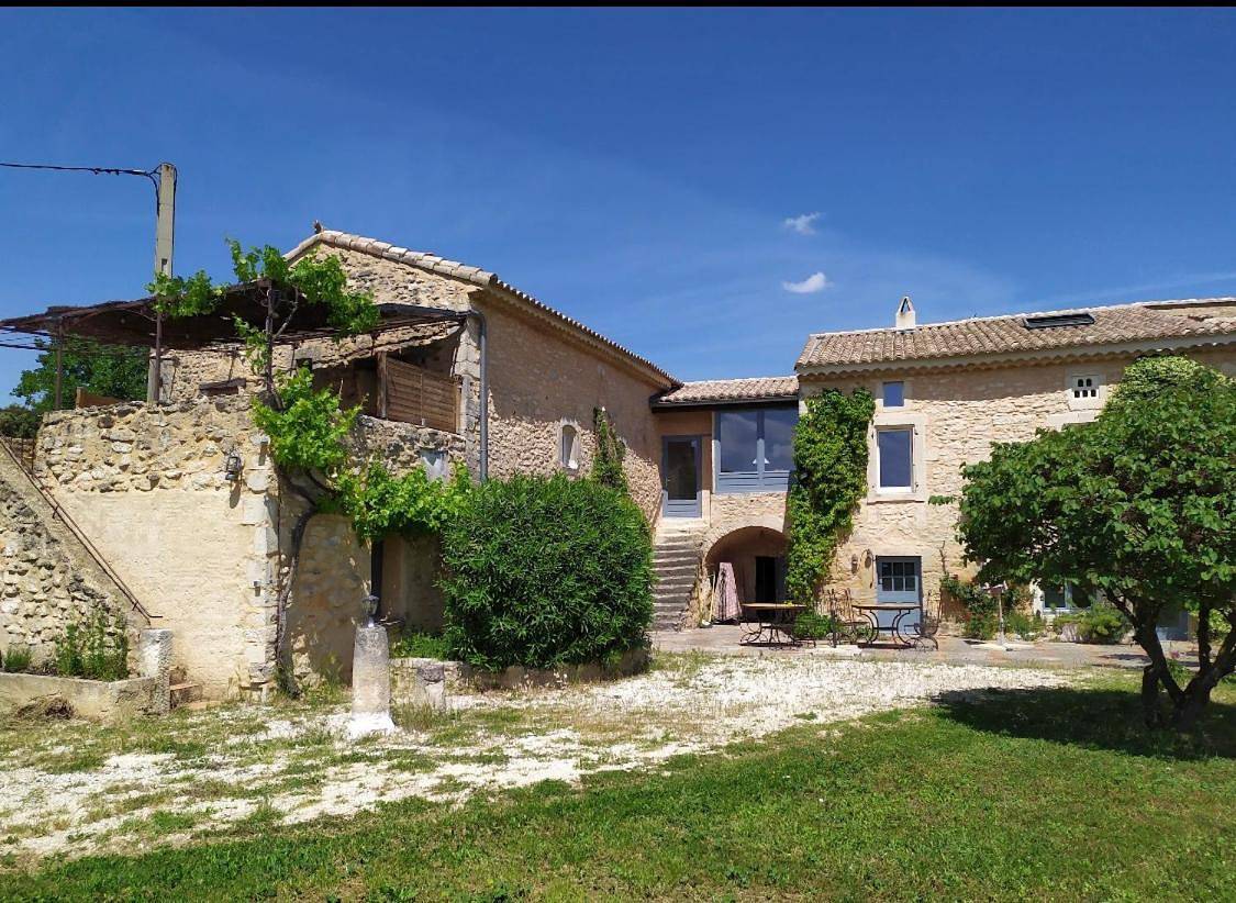 Le Mas Draiou - Ecogites - 2 gites et une chambre familiale - combinables 14 pers max in Saint-Restitut, Nyons und Umgebung