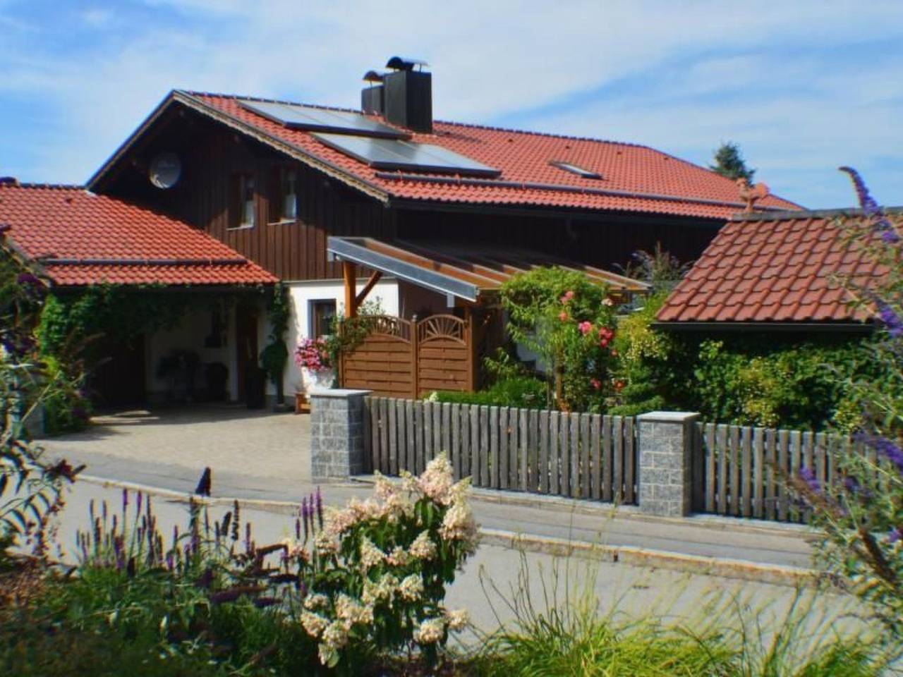 Ganze Wohnung, Gemütliche Ferienwohnung in Weiherhäuser mit Garten und Terrasse in Gotteszell, Ostbayern