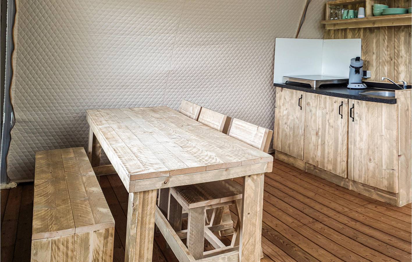 Wohnwagen für 6 Personen mit Garten in Drenthe