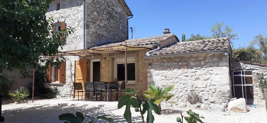 Casa de vacaciones para 6 personas, con jardín además de terraza y piscina - 1