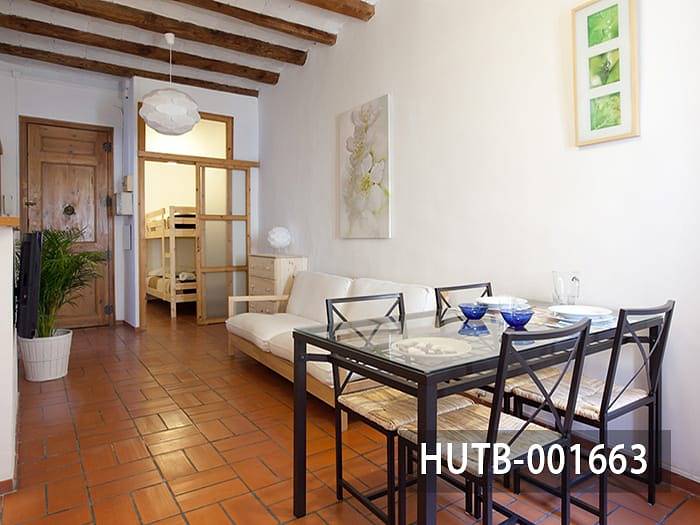 Ganze Wohnung, Ferienwohnung für 4 Personen mit Balkon/Terrasse in Barcelona Zentrum, Barcelona