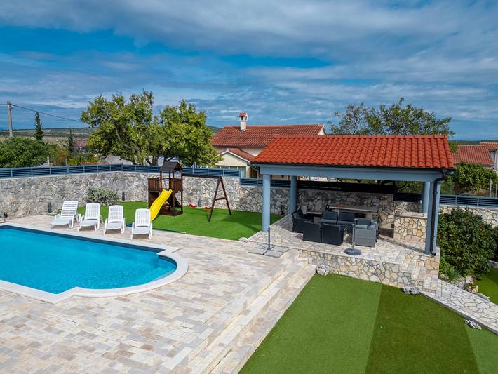 Villa für 9 Personen, mit Garten und Balkon, kinderfreundlich in Zadar - 4