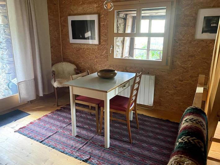 Gîte pour 2 personnes, avec jardin ainsi que vue et terrasse à Salvan - 2