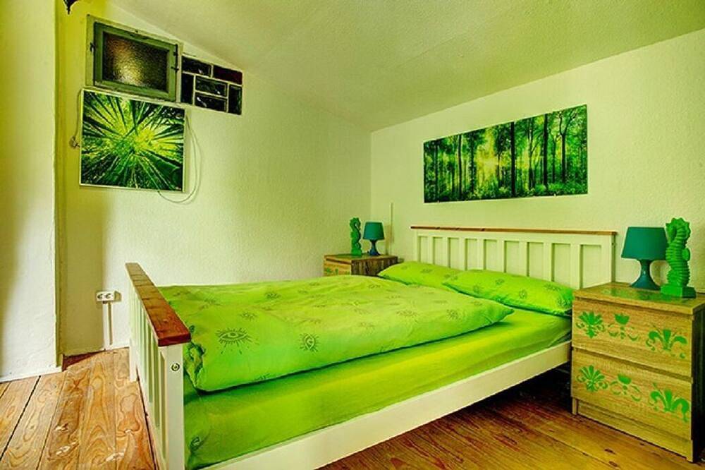 Haus Greenland inmitten grüner Natur, völlige Ruhe, super in grün ausgestattet in Bad Dürkheim, Pfälzer Rheinebene