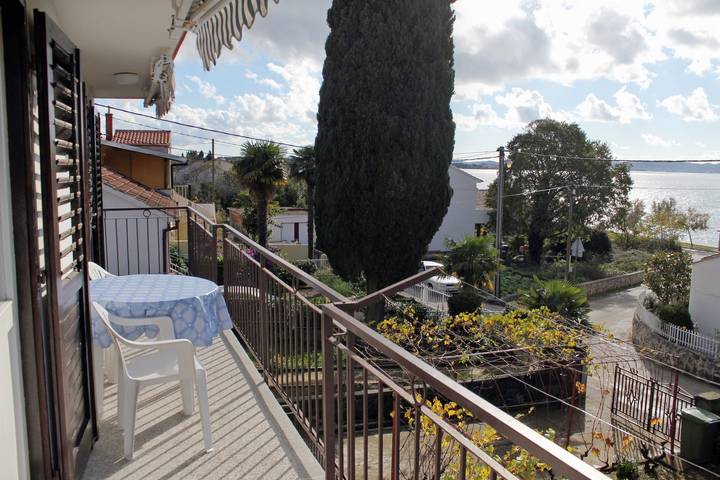 Ferienwohnung für 4 Personen, mit Balkon/Terrasse in Petrcane