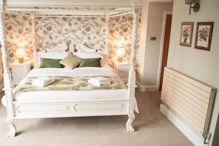 Holiday rental for 11 people, with garden and view, with pets in Southampton