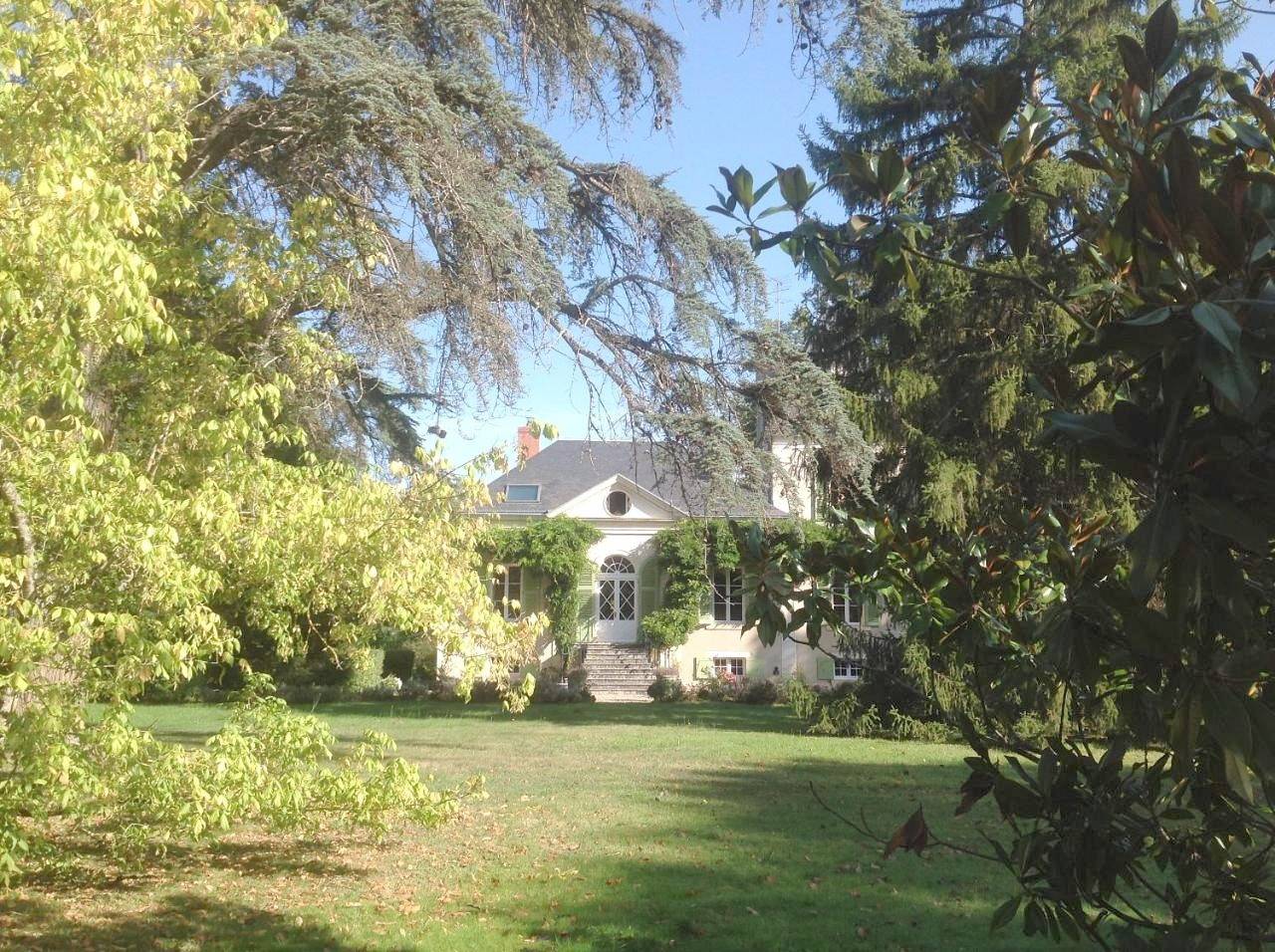 Château de La Villette in Saint-Août, Région de La Châtre
