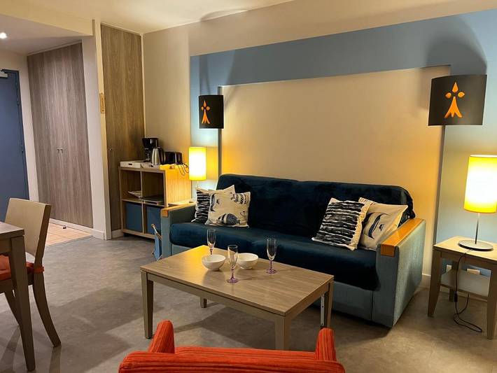Appartement de vacances pour 5 personnes, avec Balcon et Terrasse ainsi que Jardin et Piscine