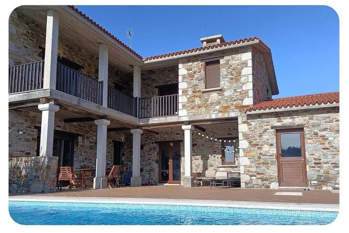 Apartamento para 6 personas, con Balcón y Terraza además de Jardín y Piscina en Meaño