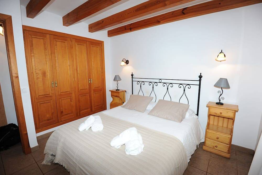 Bonita casa con piscina y barbacoa. Playa a 3 kms. Centro Sóller a 800 metros. in L'Horta, Sóller