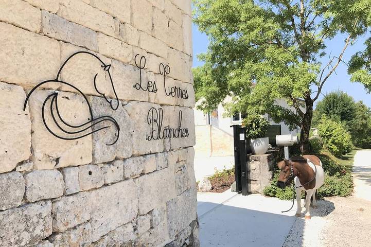 Gîte pour 2 personnes, avec piscine et terrasse, animaux acceptés à Le Boulvé
