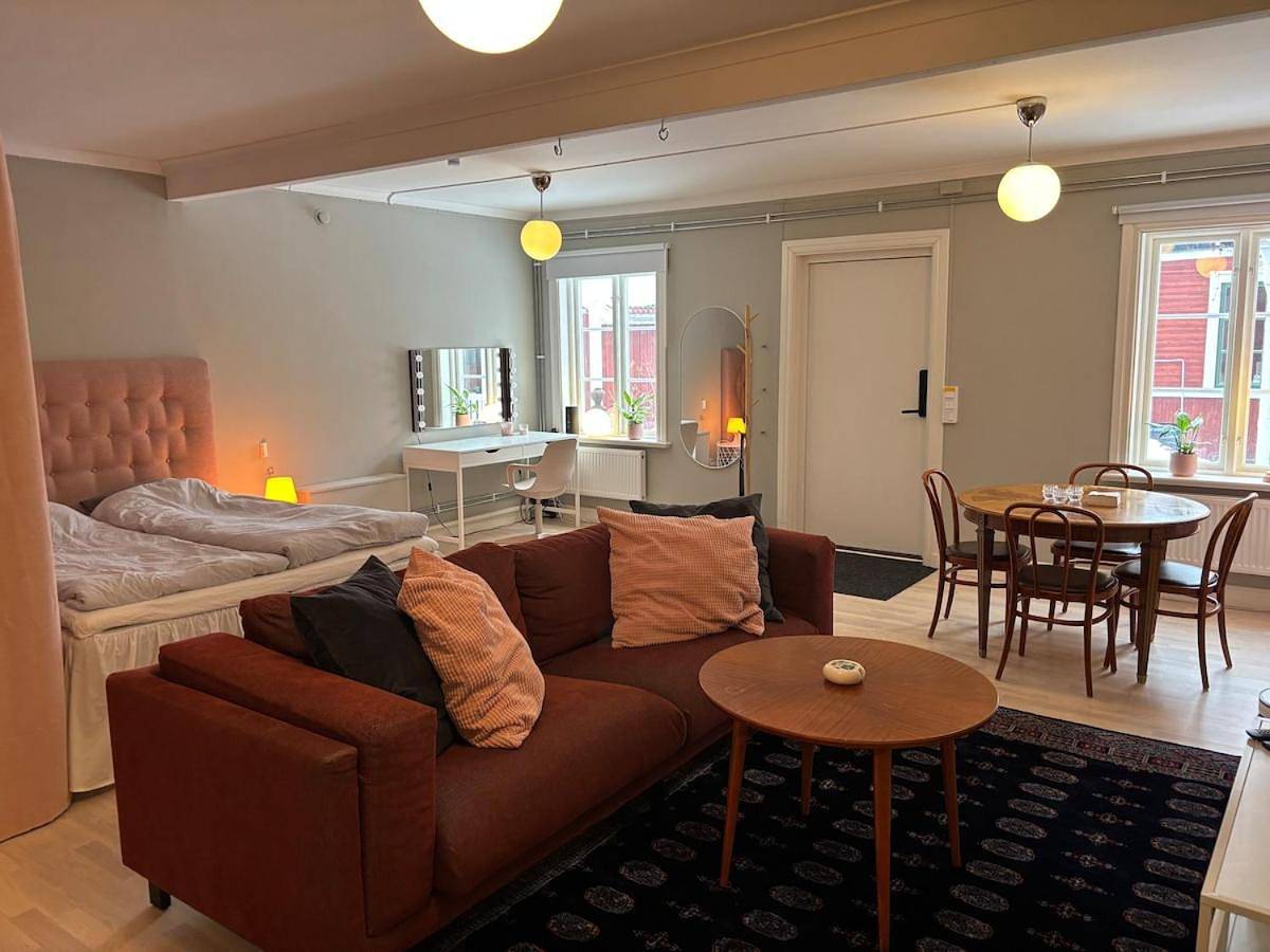 Appartement entier, Guesthouse Konstvaktaren in the middle of the World Heritage in Falun, Dalécarlie