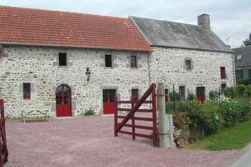 Gîte pour 6 personnes, avec jardin à Heugueville-sur-Sienne