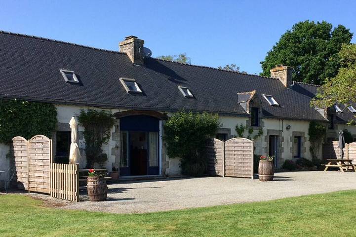 Gîte pour 20 personnes, avec jardin et piscine