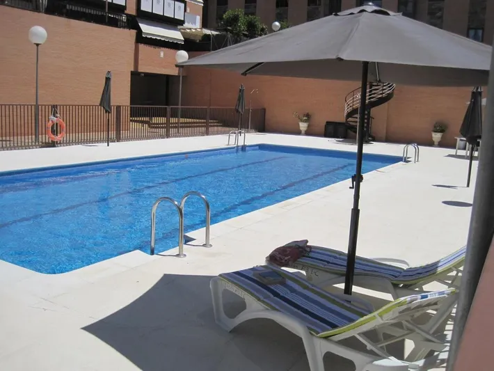 Apartamento de vacaciones para 6 personas, con piscina además de jardín y vistas - 1