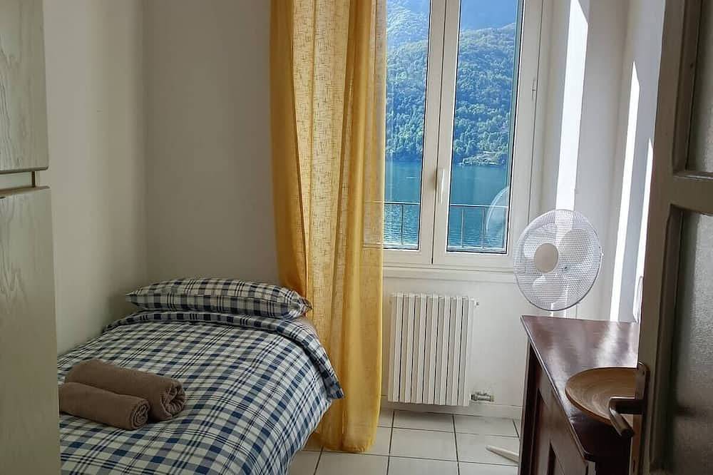 Hel lejlighed, Simo House, Stunning Lake View, Ac, Balcony in Carate Urio, Comosøen