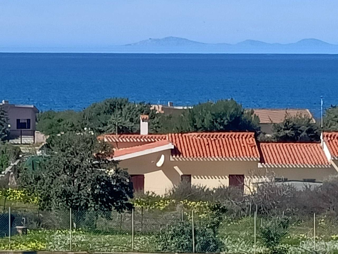 Casa vacanze 'Villa Marina' con vista mare, terrazza privata e aria condizionata in Eden Beach, Sorso