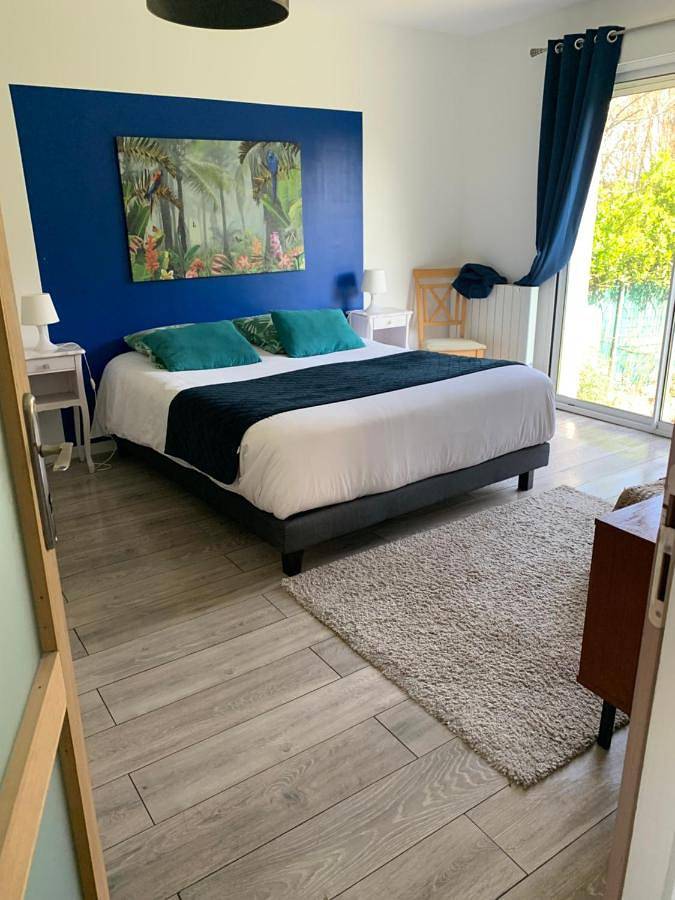 Location de vacances pour 2 personnes, avec terrasse ainsi que vue et jardin à Calais - 2