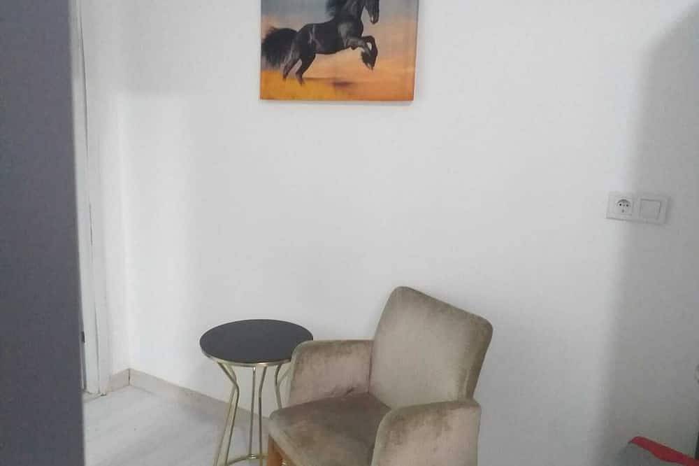 Ganze Wohnung, 1+1 apart one bed room and one lıvıng room wıth sofa , kıtchen ıncludıng in Antalya, Provinz Antalya