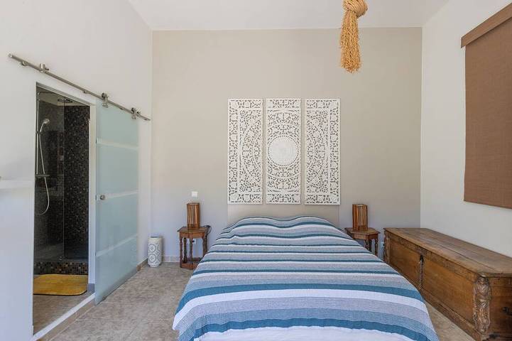 Calvi Villa in Peace, 970 m from the Beach, Close to the Center in Calvi, Calvi region
