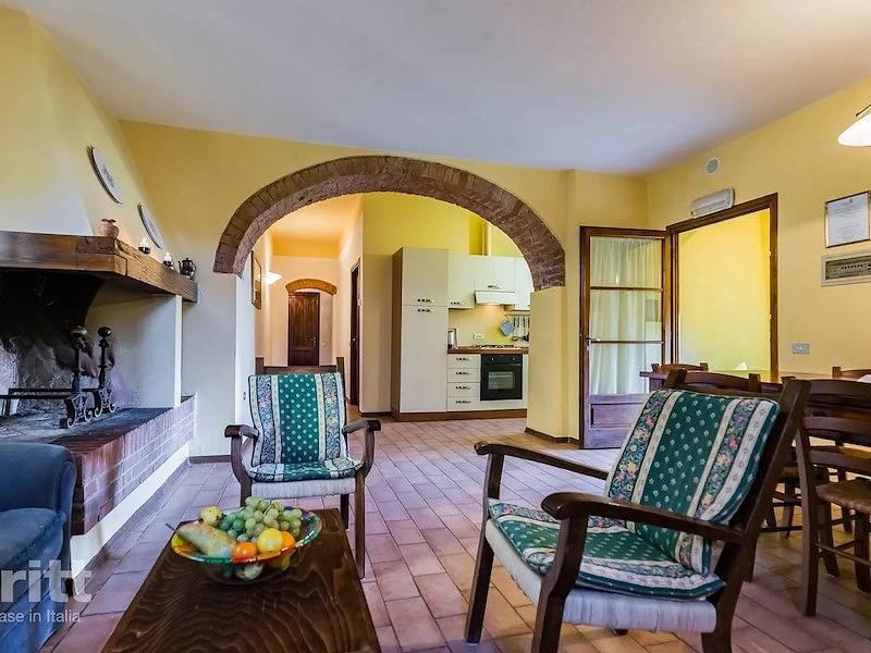 Tritt — Centrally located agriturismo with 5-person apartment in Tuscany in Montespertoli, Chianti