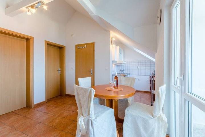 Gîte pour 4 personnes, avec jardin à Supetar - 3