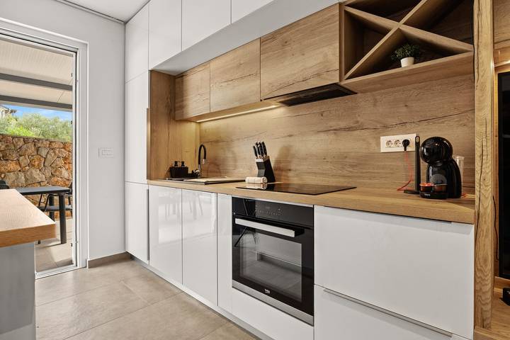 Ferienwohnung für 4 Personen, mit Balkon und Whirlpool sowie Terrasse und Garten auf Cres - 4